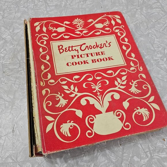 Betty Crockers Red Picture Cookbook Hardcover ephemera paper 5 ring binder flaws - Picture 11 of 11